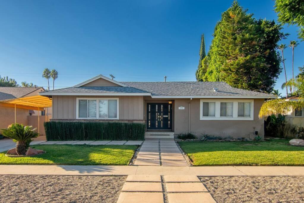 Large Home With Pool + Jacuzzi ロサンゼルス エクステリア 写真