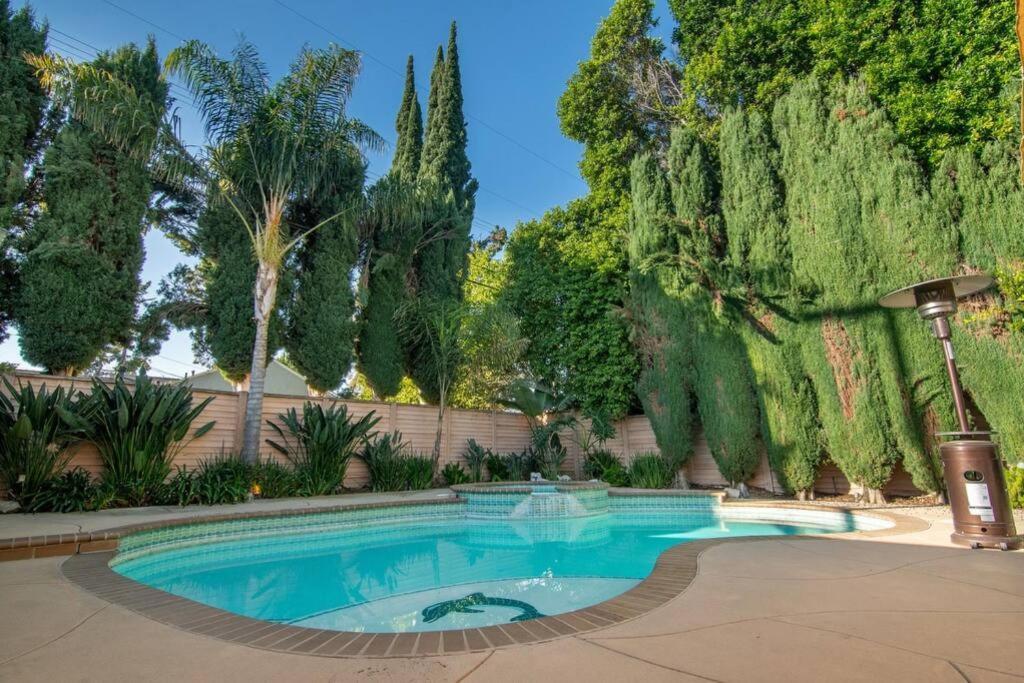 Large Home With Pool + Jacuzzi ロサンゼルス エクステリア 写真