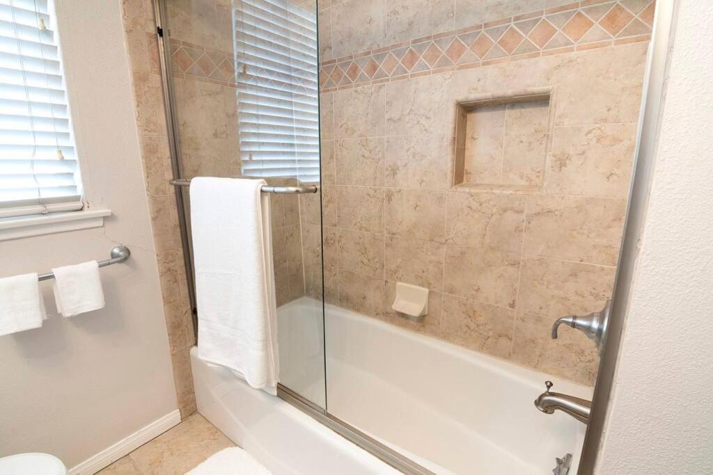 Large Home With Pool + Jacuzzi ロサンゼルス エクステリア 写真